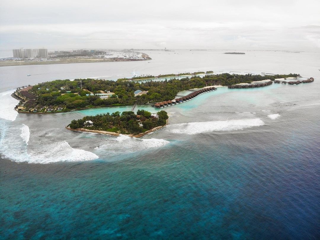 An overview of Tombstones surf break